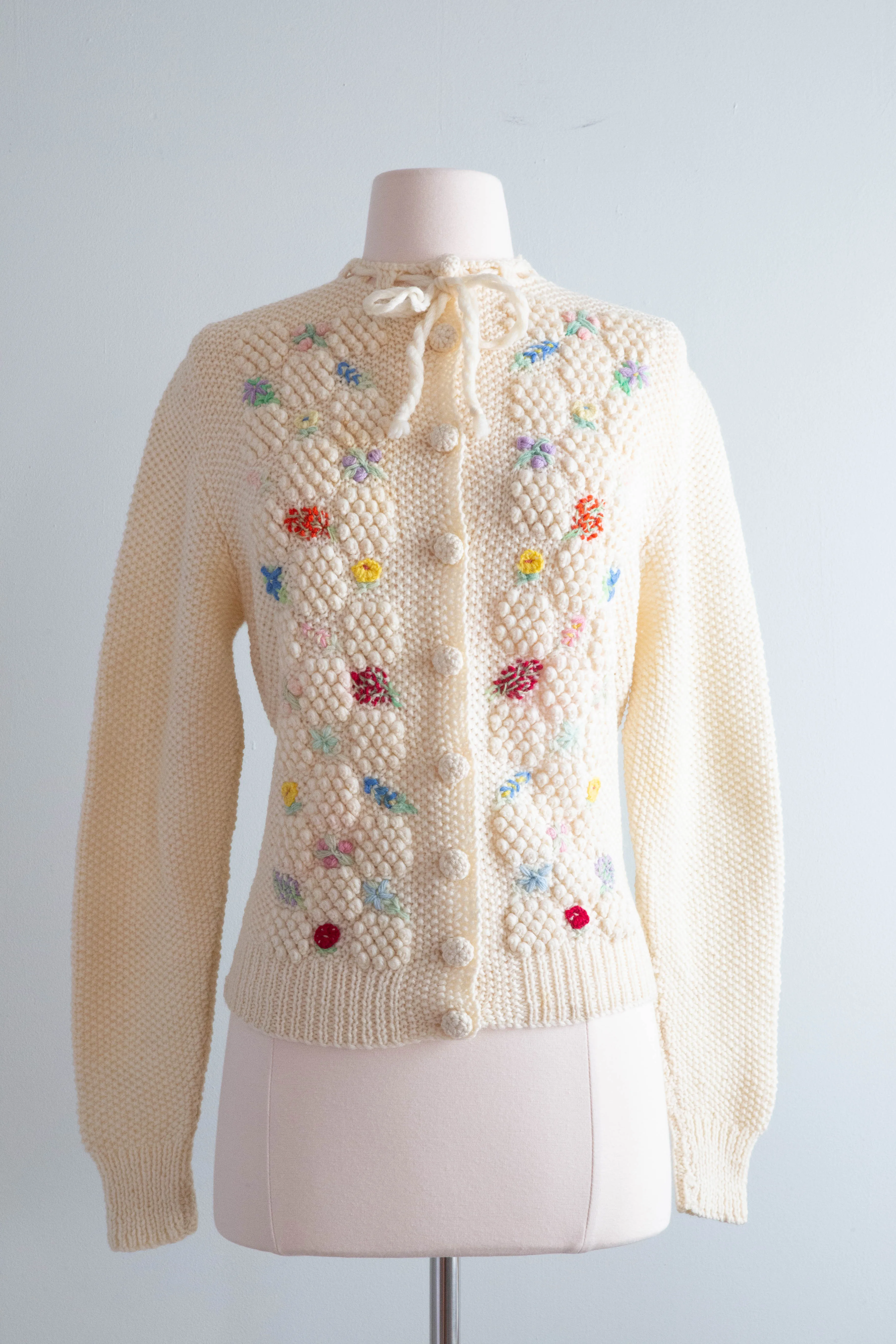 Adorable 1950's Hand Knit Floral Motif Wool Cardigan / Medium