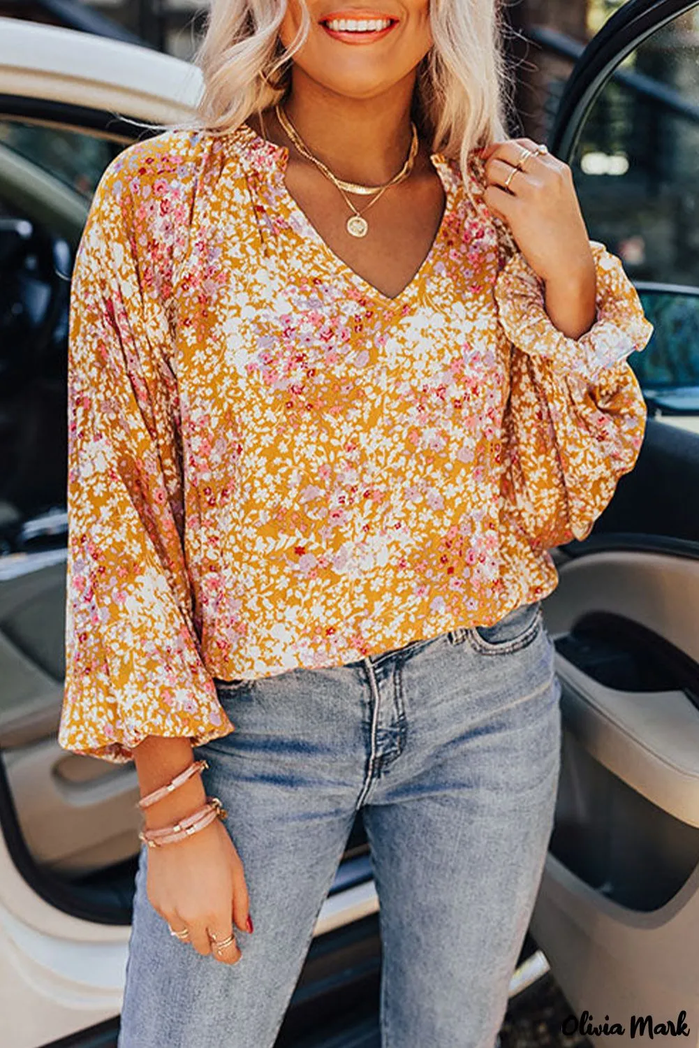 Deanwangkt - Yellow Floral Split V-Neck Blouse