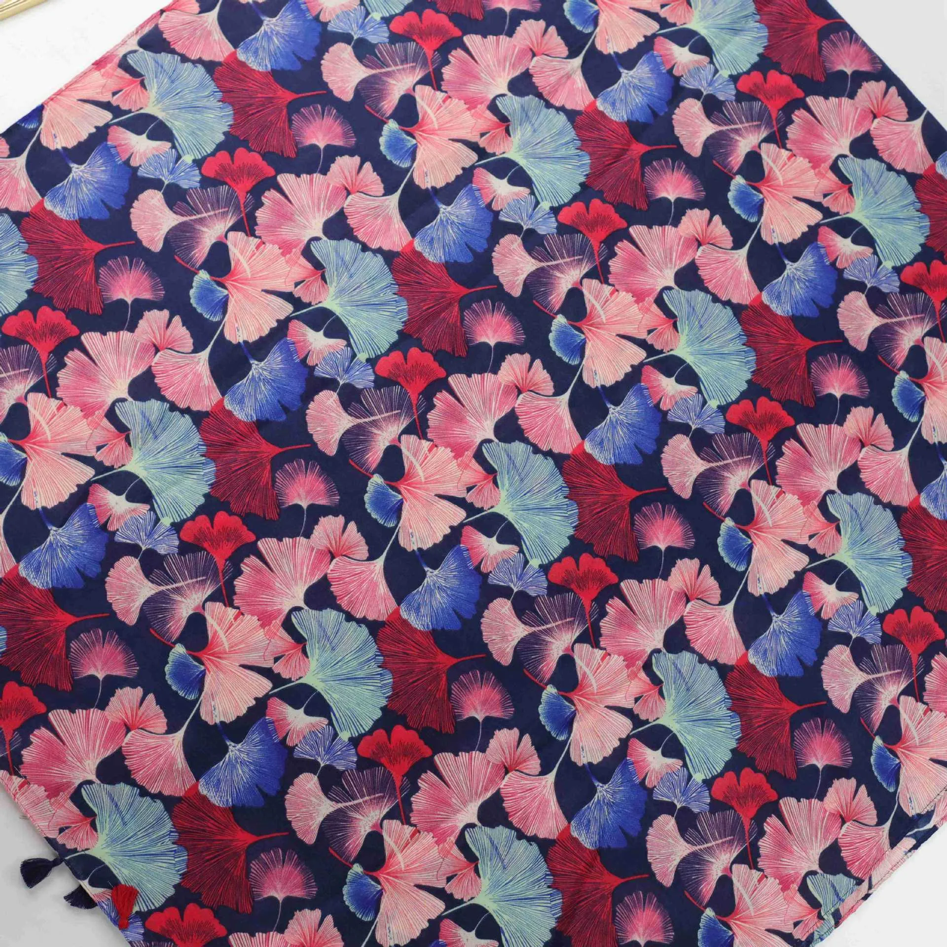 JY230814 ginkgo leaf printed scarf